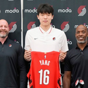 2026世界杯高清赛事直播平台-外媒：杨瀚森晚1年参加选秀就由预测的次轮进首轮 这是完美操作